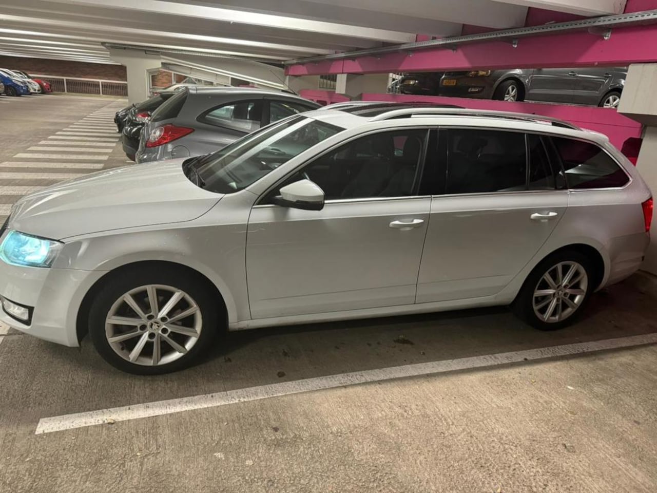 Skoda Octavia Combi - 1.6 TDI Ambition Businessline 1.6 TDI Ambition Businessline - AutoWereld.nl