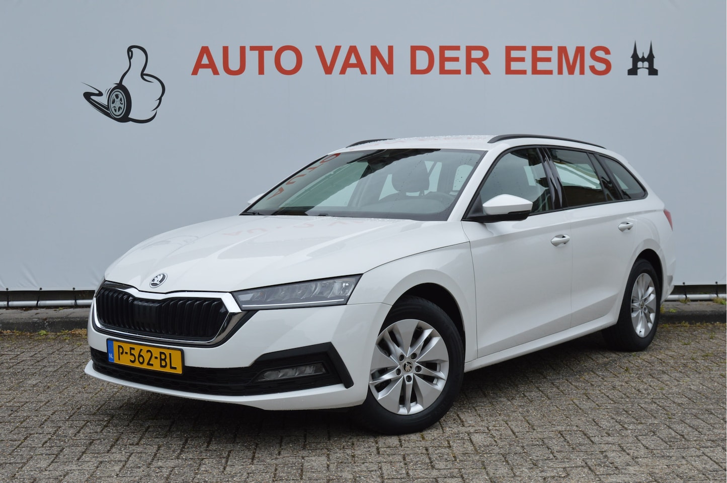 Skoda Octavia Combi - 111PK TSI Ambition NL-Auto / Apple,android / Led kopl. / Lmv - AutoWereld.nl