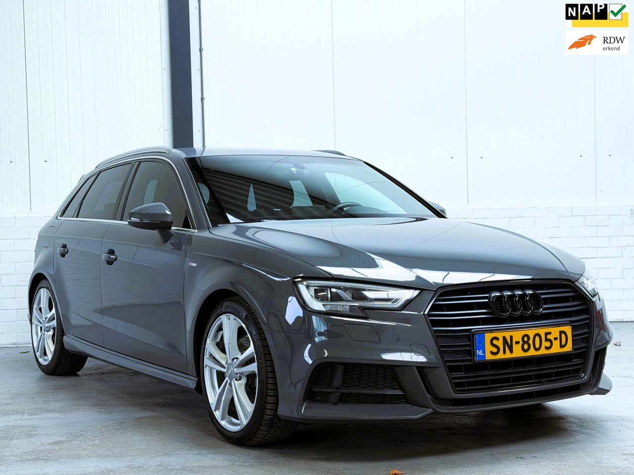 Audi A3 Sportback - 1.5 TFSI CoD Sport S Line Edition Org NL - AutoWereld.nl