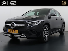 Mercedes-Benz GLA-Klasse - 250 e Luxury Business Solution | Trekhaak | Sfeerverlichting | Distronic Cruise Control &