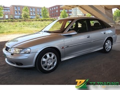 Opel Vectra - 1.8-16V CDX Hatchback UNIEK 1e eigenaar 12.505 km origineel
