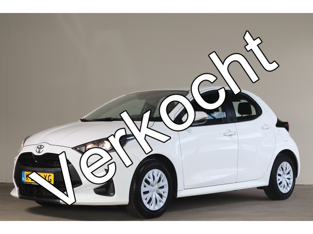 Toyota Yaris - 1.0 VVT-i Active - NL- Auto!! Adap Cruise I Camera I Apple - AutoWereld.nl