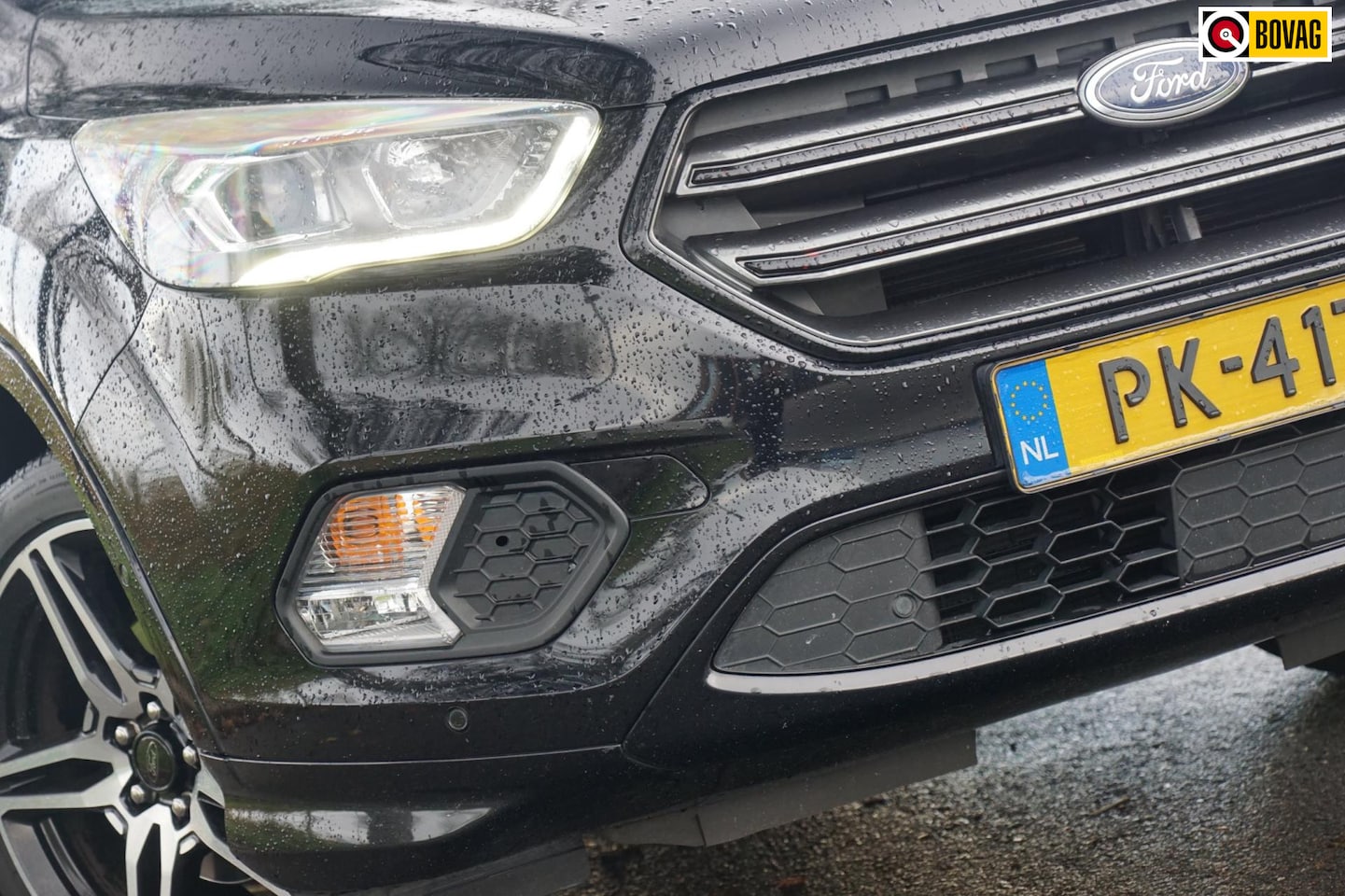 Ford Kuga - 1.5 EcoBoost 150pk ST Line - Shadow Black - Winterpakket/Camera/19'' - AutoWereld.nl