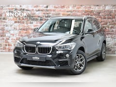BMW X1 - sDrive20i Executive Automaat / Navigatiesysteem Plus / Trekhaak / Head-Up Display / Stoelv