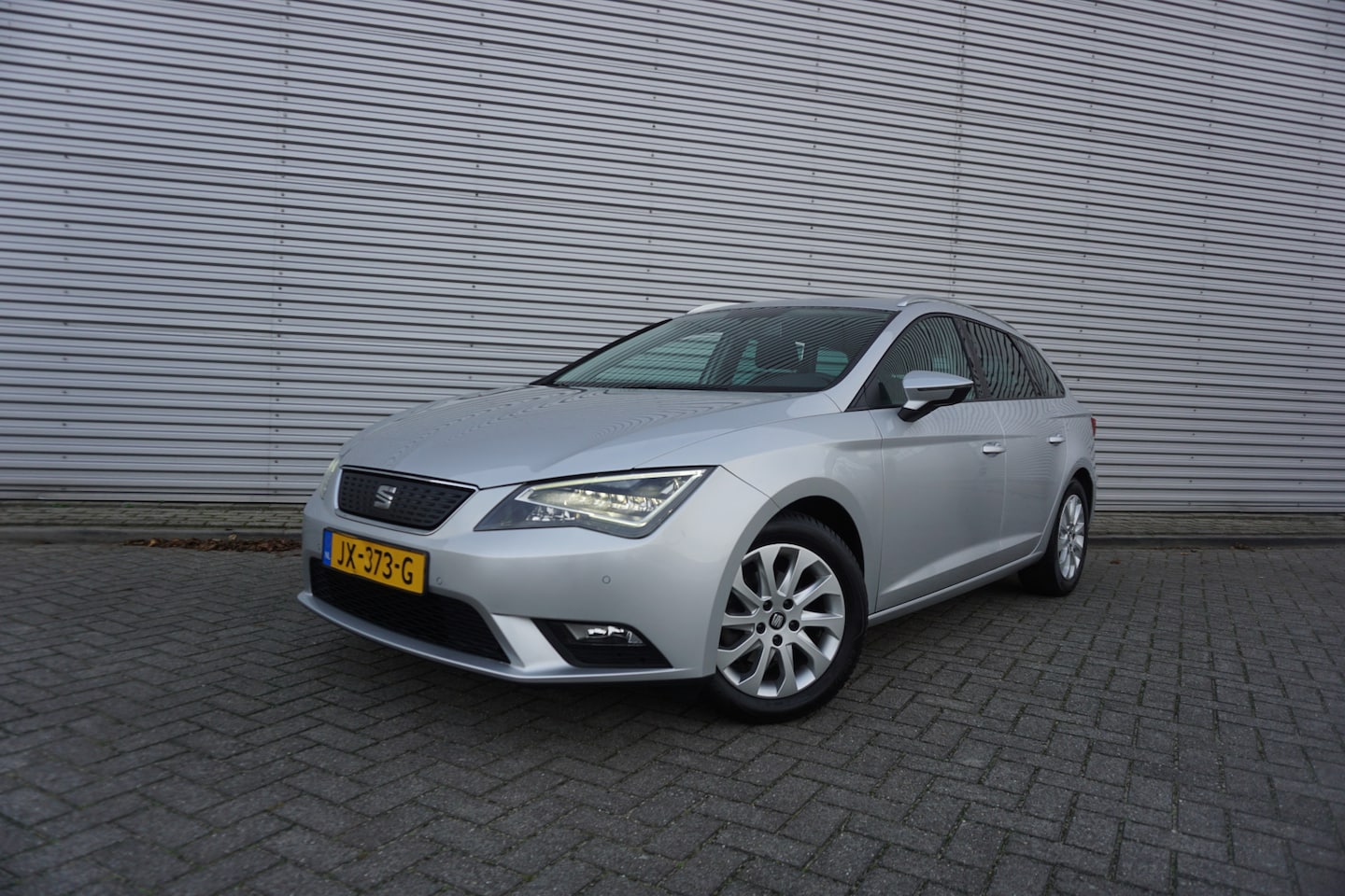 SEAT Leon ST - 1.0 EcoTSI Style Connect Climate / Navi / Cruise / Camera / Parkeersens. / Trekhaak / NAP - AutoWereld.nl