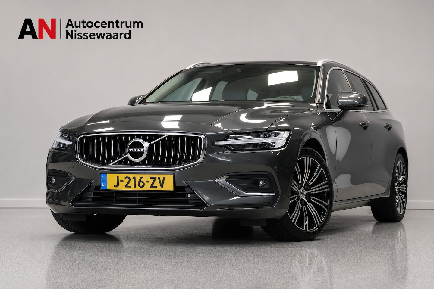 Volvo V60 - 2.0 B4 Inscription |HUD|Leder|Memory| - AutoWereld.nl
