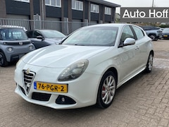 Alfa Romeo Giulietta - 1.4 T Distinctive | Leer | Navi | Autom. Airco | Cruise Control | LMV | PDC | Elekt. Ramen