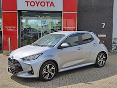 Toyota Yaris - 1.5 Hybrid 115 DYNAMIC STOEL/STUURVERW BLIND SPOT PARK-SENSOREN NAVI 16'' LM-VELGEN KEYLES