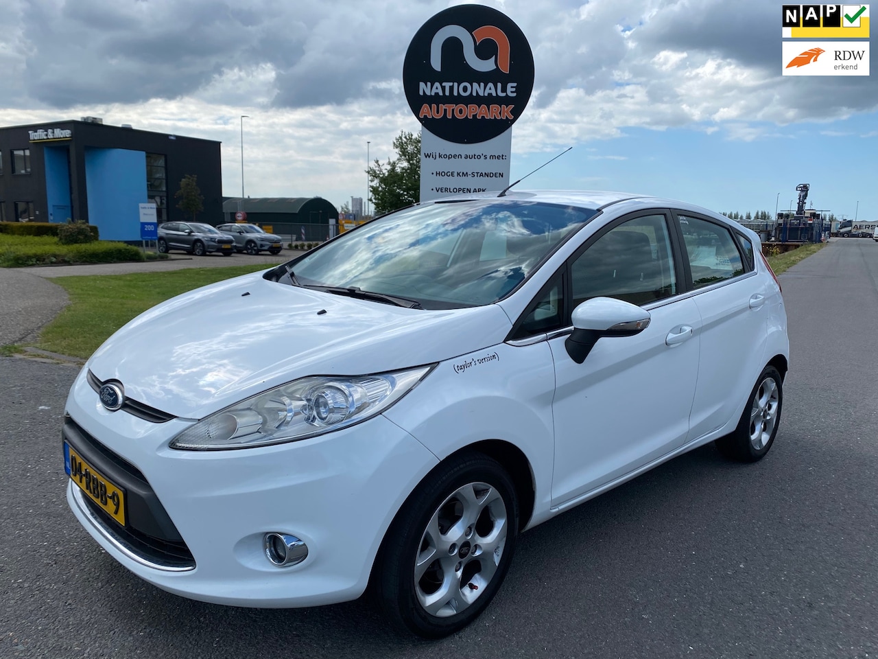 Ford Fiesta - 2011 * 1.25 Titanium * ELEC. RAMEN * AIRCO * LMV * - AutoWereld.nl