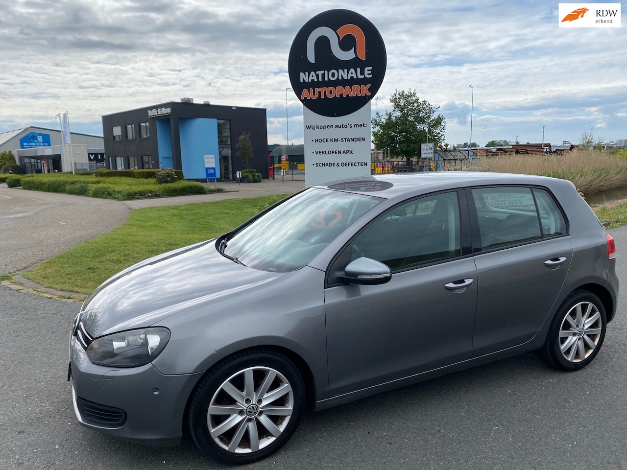 Volkswagen Golf - | 2010 | 1.6 TDI Highline BlueMotion |Volledig onderhouden - AutoWereld.nl