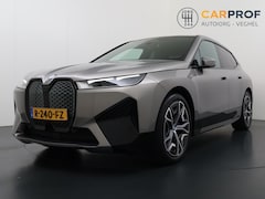 BMW iX - xDrive40 High Executive 77 kWh Trekhaak | SOH 97% | Pano | Harman Kardon | HUD |