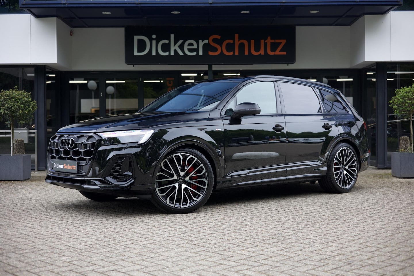 Audi Q7 - 60 TFSIe Competition Vierwielb. | Massage | Trekhaak | Carbon - AutoWereld.nl