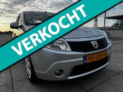 Dacia Sandero - 1.2 Lauréate AIRCO 1STE EIGENAAR TREKHAAK NAP