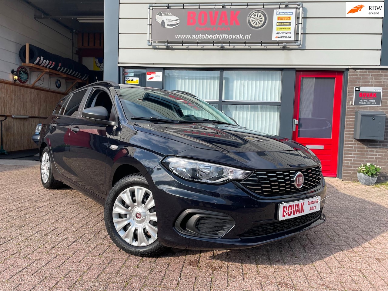 Fiat Tipo Stationwagon - 1.4 T-Jet 16v Business Lusso 1.4 T-Jet 16v Business Lusso Black - AutoWereld.nl