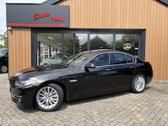 BMW 5-serie - 520i Luxury Edition 184 PK | M-Sport | Pano-Dak | elek. Stoelen | Stoelverwarming | Bruin