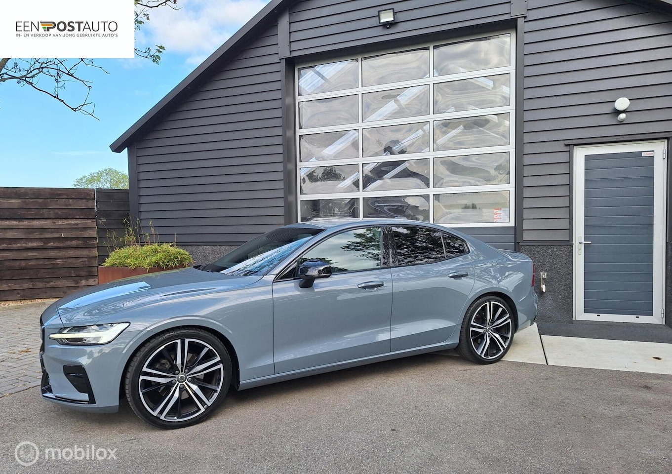 Volvo S60 - 2.0 B3 R-Design NL-Auto ! 1e Eigenaar ! BTW-Auto ! Full-Option ! Thunder Grey Met. - AutoWereld.nl