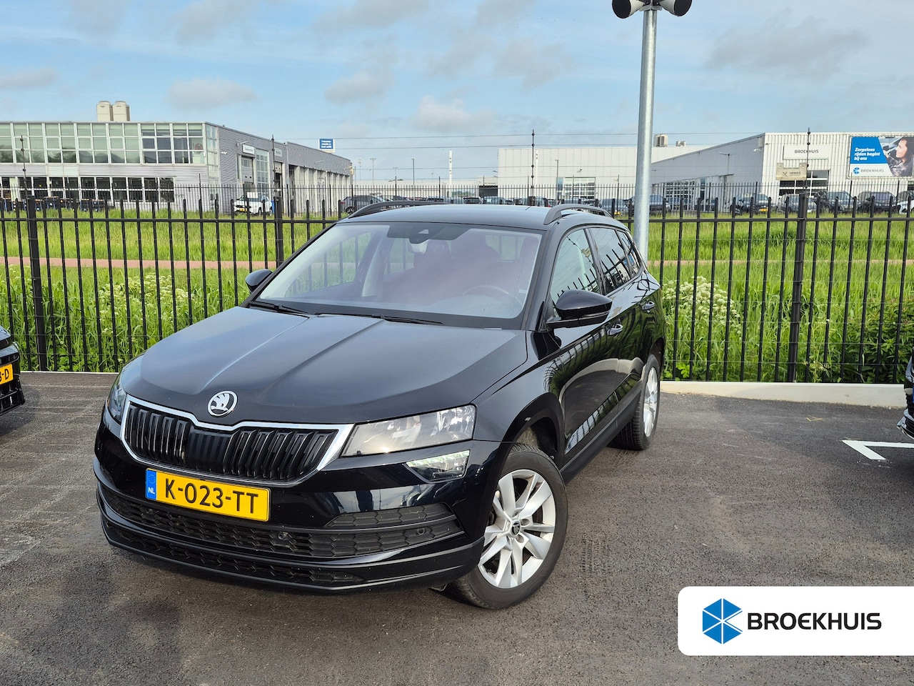 Skoda Karoq - 1.5 TSI ACT Business Edition 150 Pk DSG/AUTO | Trekhaak uitklapbaar | Apple carplay Androi - AutoWereld.nl