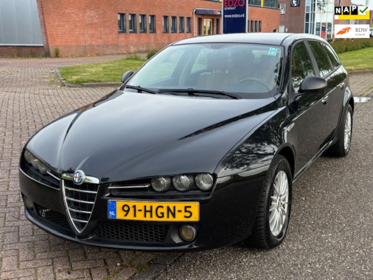 Alfa Romeo 159 Sportwagon - 1.8 mpi Business ECC Android Electric pakket ESP TCS Leder LMV 16" Cruise Dealeronderhoud - AutoWereld.nl
