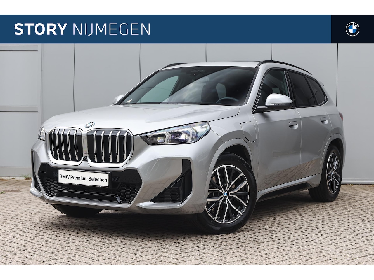 BMW X1 - xDrive25e M Sport Automaat / Panoramadak / Trekhaak / Sportstoelen / Head-Up / Comfort Acc - AutoWereld.nl
