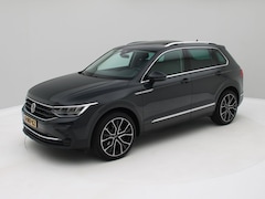 Volkswagen Tiguan - 1.5 TSI Life Business Aut. Panorama / Elec.Achterklep / Origineel NL