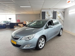 Opel Astra - 1.4 Cosmo Apk Nieuw, Clima, Cruise, Lm velgen, N.A.P, 2 sleutels+Boekjes, Goed onderhouden