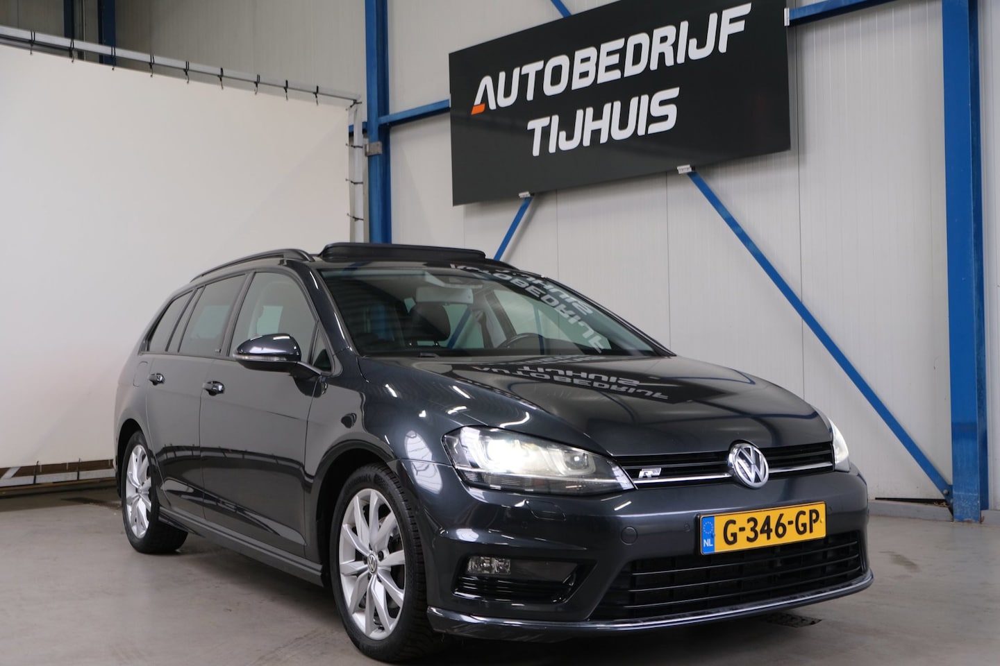 Volkswagen Golf Variant - 1.4 TSI Highline R-Line Automaat - Airco, Cruise, Navi, PDC, Carplay, Stoelverwarming. - AutoWereld.nl