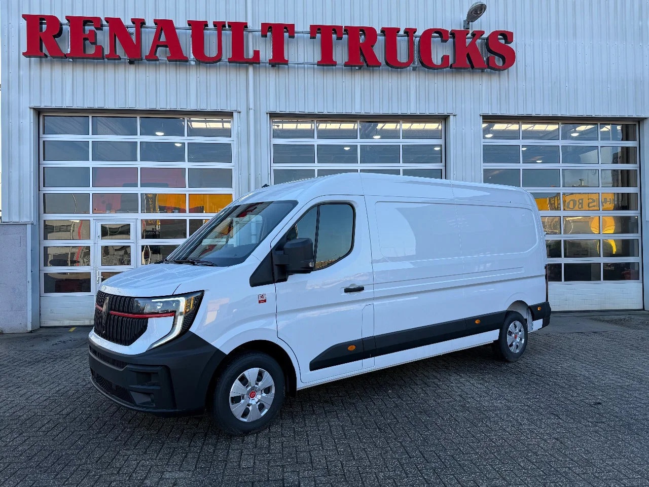 Renault Master E-Tech - Red Edition L3H2 NIEUW/ snel leverbaar / 22kW boardlader - AutoWereld.nl