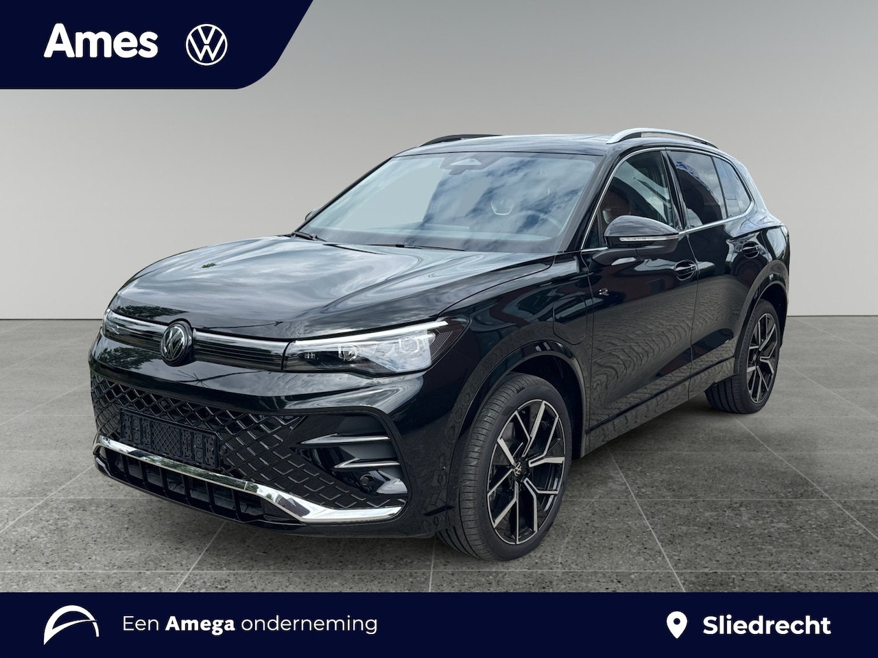 Volkswagen Tiguan - 1.5 eHybrid 204pk DSG R-Line | Panoramadak | ErgoActive Massagestoel | Dodehoeksensoren - AutoWereld.nl