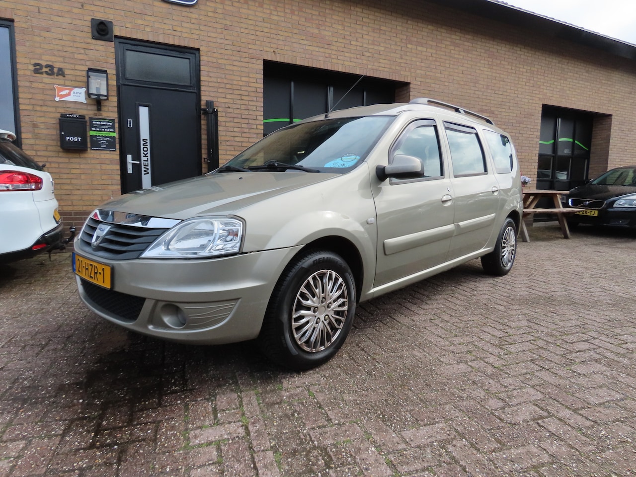 Dacia Logan MCV - 1.6-16V Lauréate Airco Stuurbekrachtiging - AutoWereld.nl