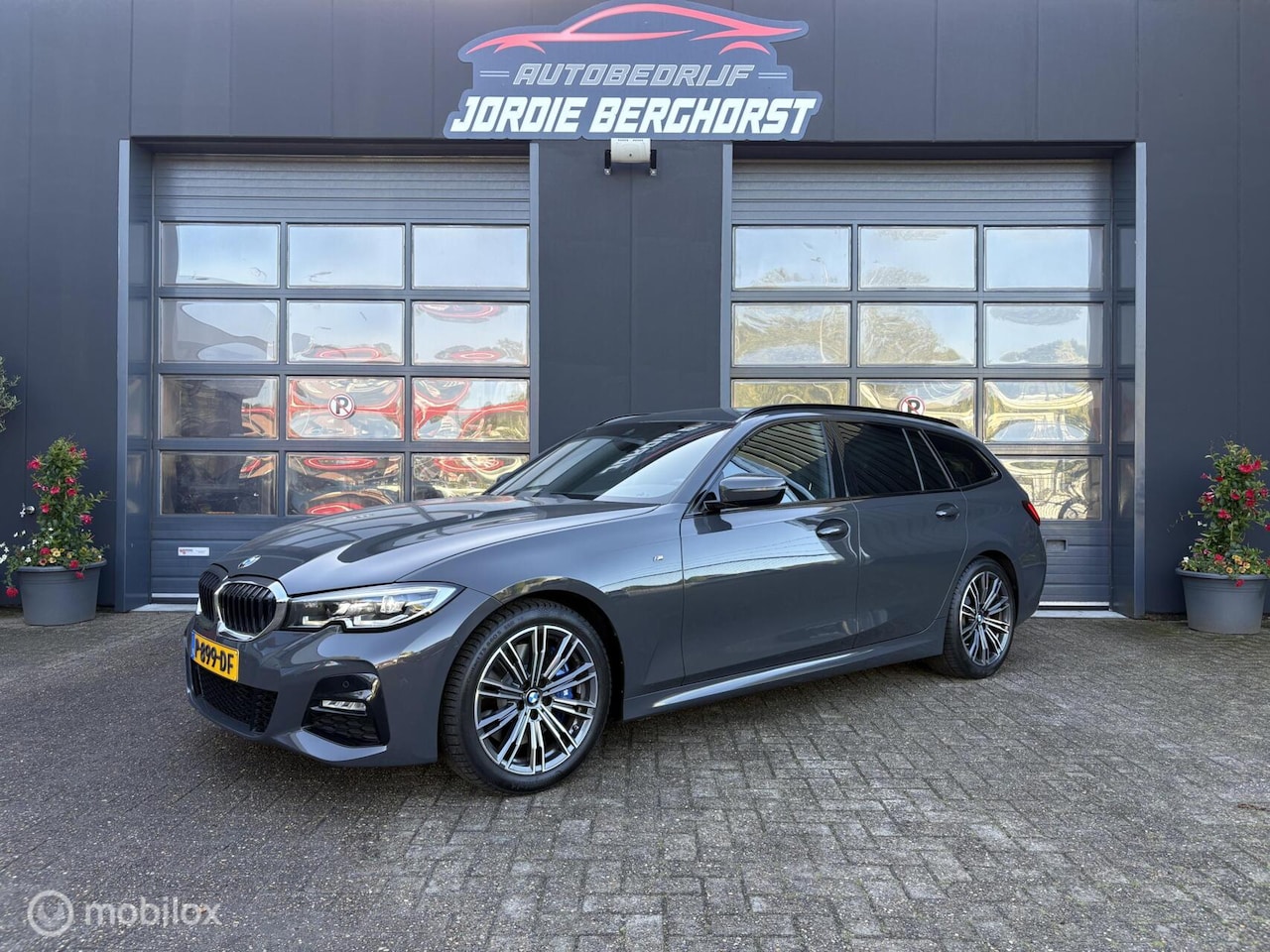 BMW 3-serie Touring - 318i Business Edition M sport - AutoWereld.nl