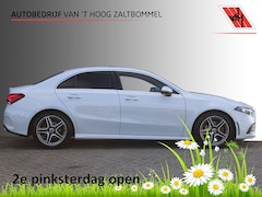 Mercedes-Benz A-klasse - 180 AUT7 AMG LINE WIDESCREEN NAVI CAMERA CARPLAY NL AUTO