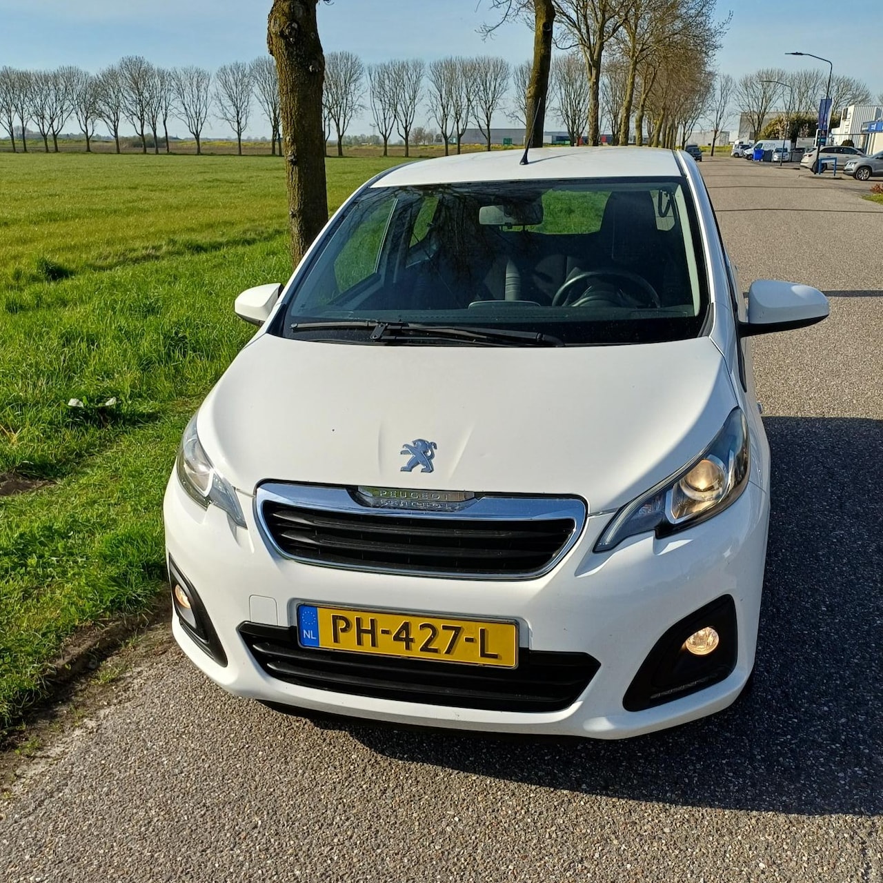 Peugeot 108 - 1.0 e-VTi Active Peugeot 108 1.0 e-VTi Active Airco | 2017 | Wit | Zuinig | 5-deurs | APK 09-2026 - AutoWereld.nl