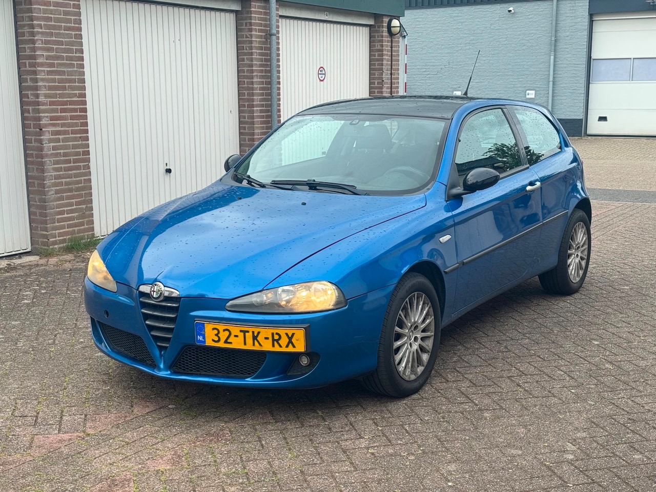 Alfa Romeo 147 - 1.6 T.Spark Veloce Collezione 1.6 T.Spark Veloce Collezione - AutoWereld.nl