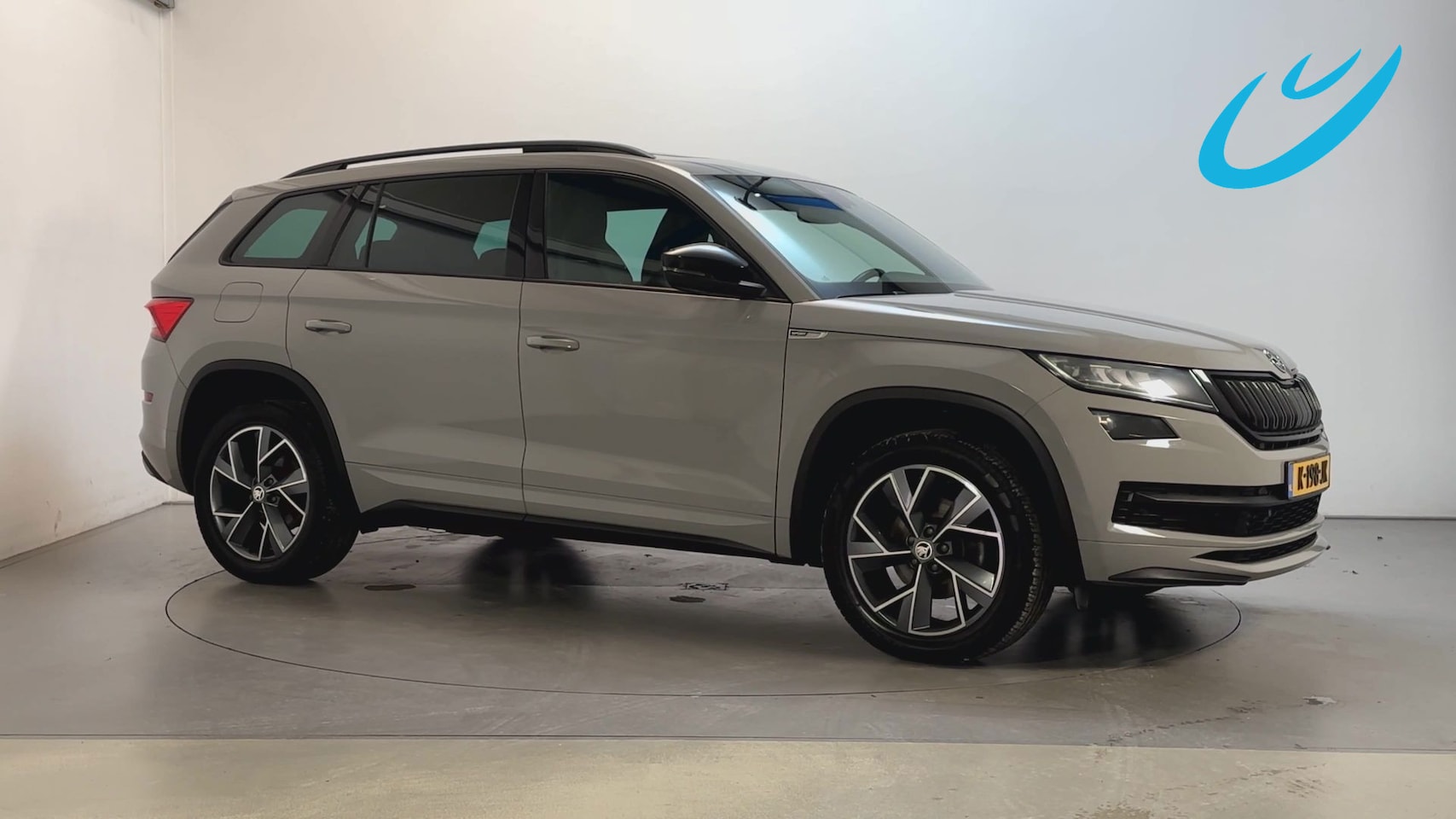 Skoda Kodiaq - 1.5 TSI Sportline Business LED Panoramadak Camera Stoelverwarming Adaptive Cruise - AutoWereld.nl