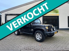 Jeep Wrangler Unlimited - 3.8 Sahara Zwart