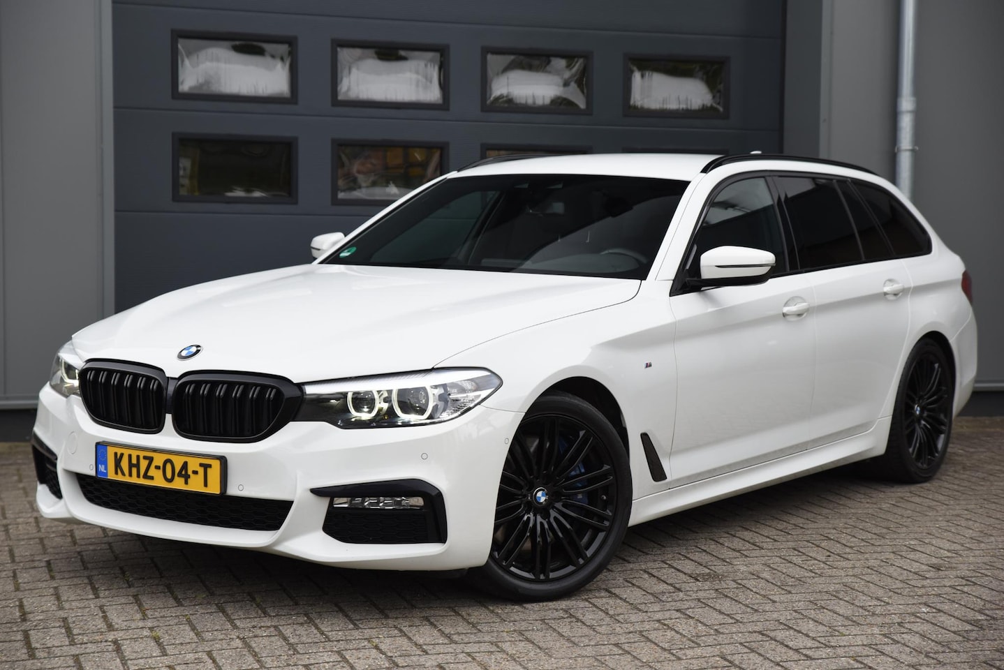 BMW 5-serie Touring - 540i xDrive M Sport - Trekhaak - AutoWereld.nl