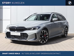 BMW 3-serie Touring - 330e M Sport Automaat / Panoramadak / Trekhaak / Sportstoelen / Adaptieve LED / Comfort Ac