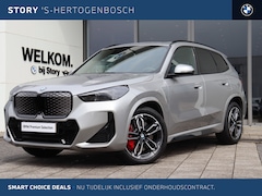 BMW iX1 - eDrive20 M Sport / Trekhaak / Panoramadak / Sportstoelen / Comfort Access / Head-Up / Harm