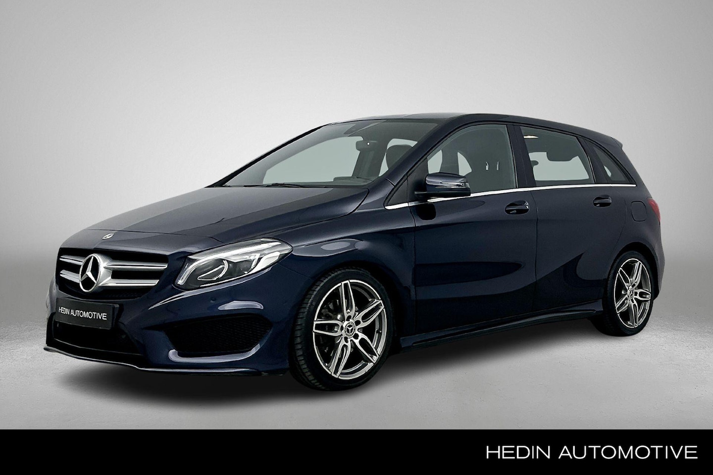 Mercedes-Benz B-klasse - B 180 Automaat Business Solution AMG | LED | Stoelverwarming | Parkpilot met camera | Zitc - AutoWereld.nl