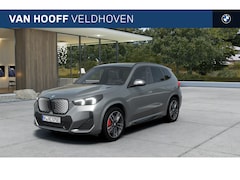 BMW iX1 - eDrive20 M Sport / Panoramadak / Trekhaak / Sportstoelen / M Adaptief onderstel / Head-Up