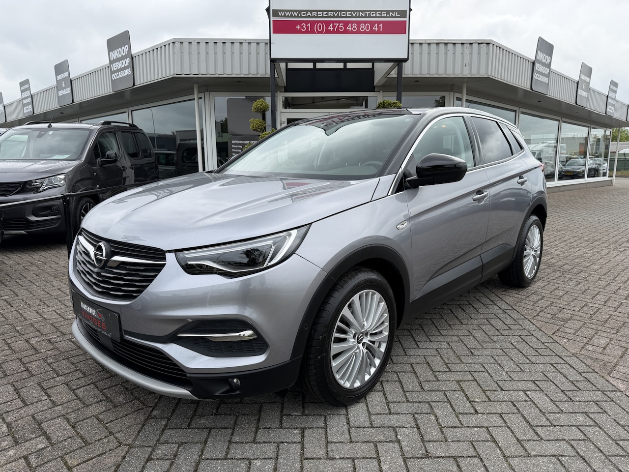 Opel Grandland X - 1.2 Turbo Innovation Pano, Leder, Navi, L/m velgen! - AutoWereld.nl
