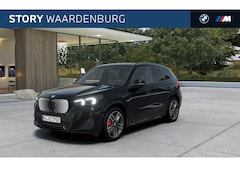 BMW iX1 - eDrive20 M Sport / Panoramadak / Achteruitrijcamera / Sportstoelen / M Adaptief onderstel