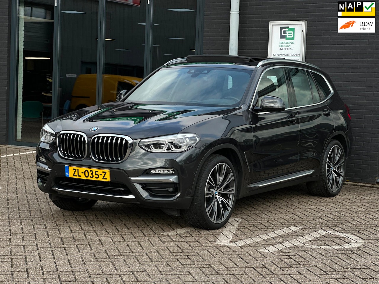 BMW X3 - XDrive20i High Executive/1STE EIG/PANO-DAK/CAMERA/NL-AUTO NAP!! - AutoWereld.nl