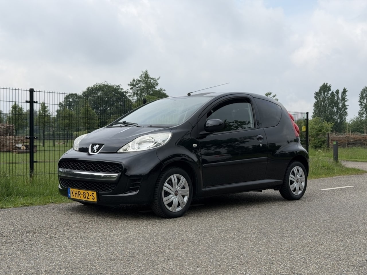 Peugeot 107 - 1.0-12V XS 1.0-12V XS - AutoWereld.nl