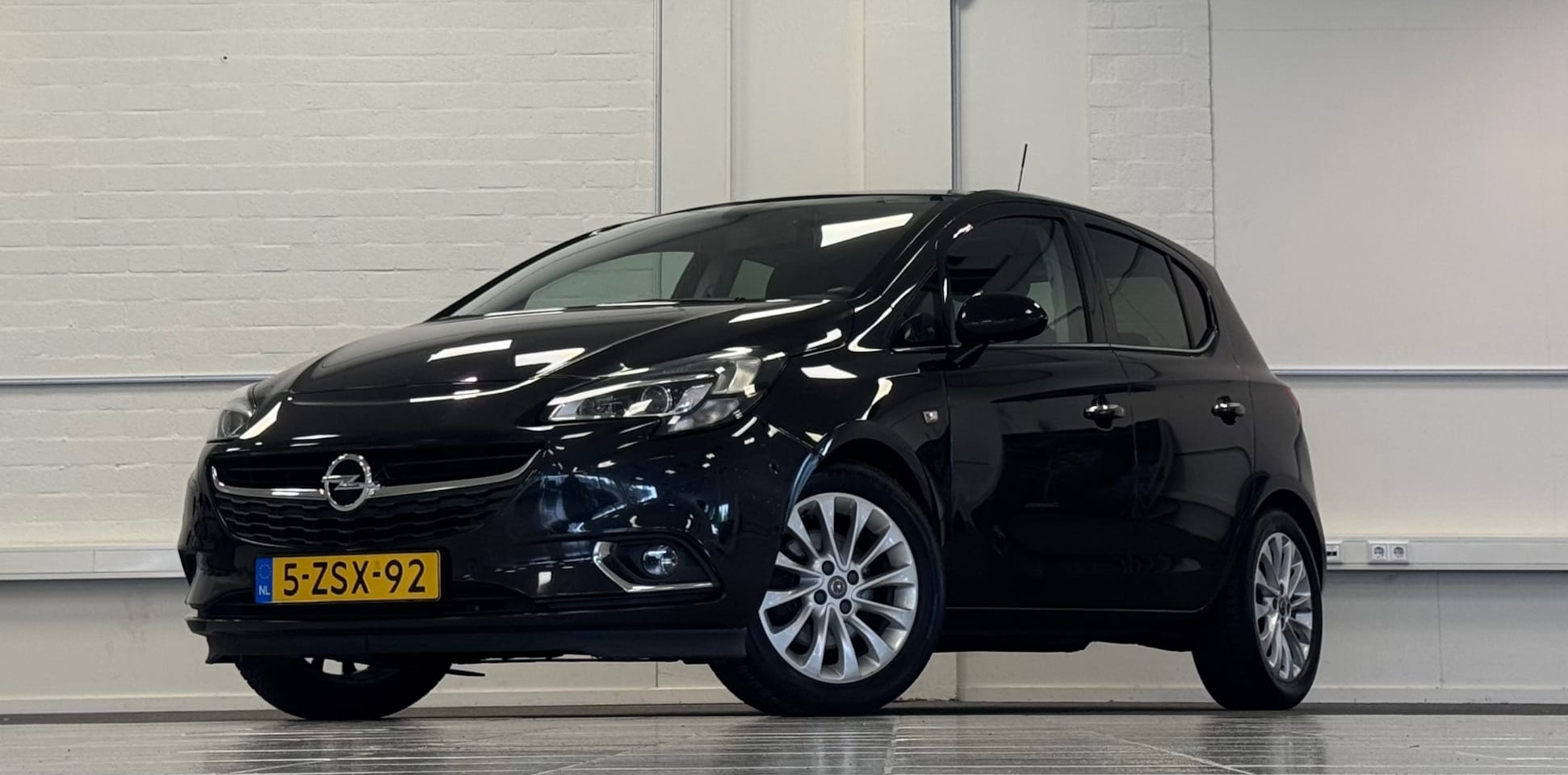 Opel Corsa - 1.0 Turbo Cosmo Advanced IntelliLink-pakket Camera Trekhaak Pano - AutoWereld.nl