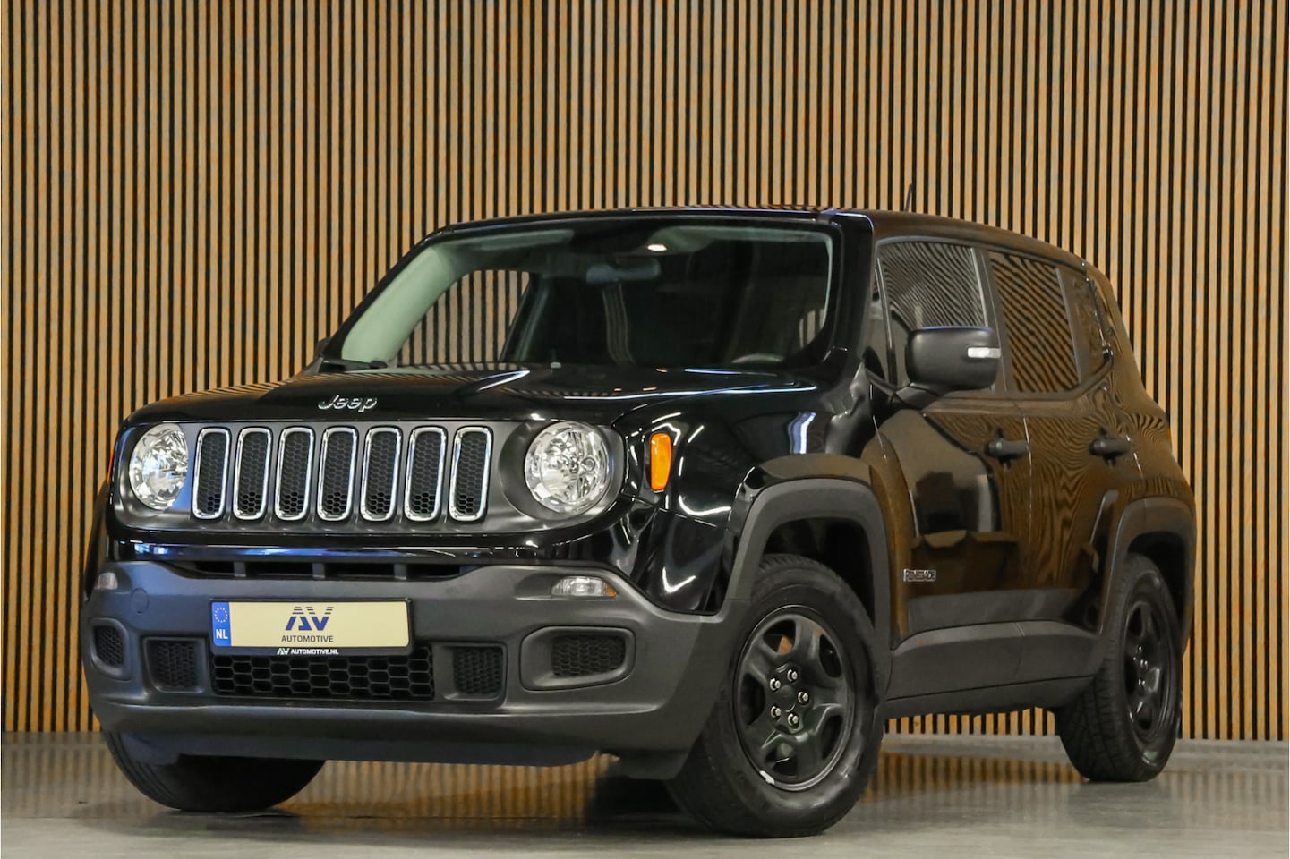 Jeep Renegade - 1.6 E-torq Sport | Grijs kenteken | Airco | Bluetooth | Trekhaak | Elek ramen | NAP Logisc - AutoWereld.nl