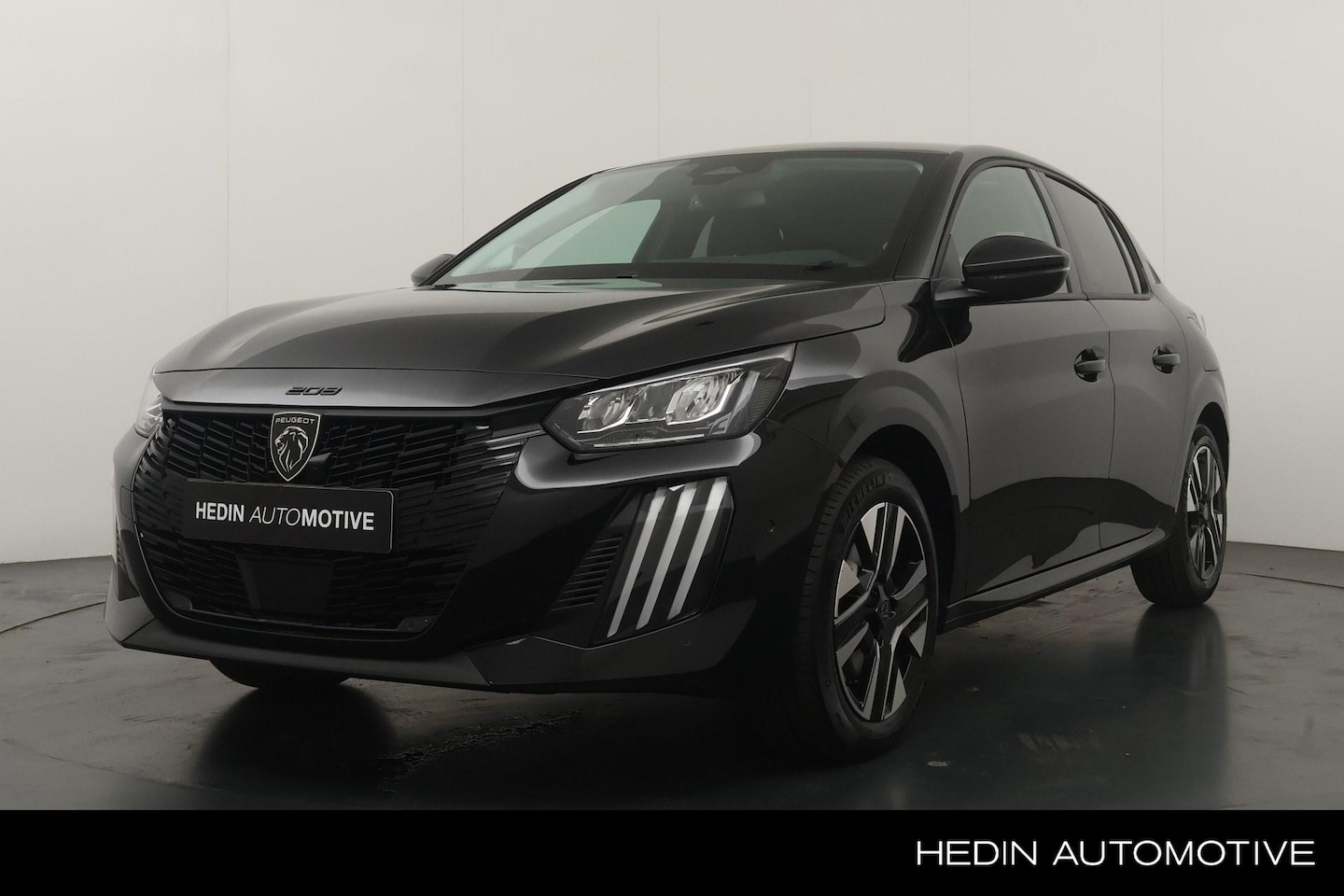 Peugeot 208 - 1.2 Hybrid 110 e-DCS6 Allure Full Map Navigatie | Draadloze Telefoonlader | Parkeer Camera - AutoWereld.nl