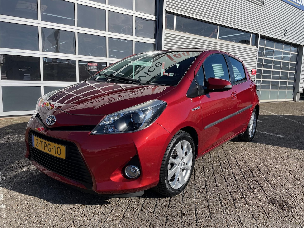 Toyota Yaris - 1.5 Full Hybrid Airco / Cruise/ Camera/ Navi - AutoWereld.nl