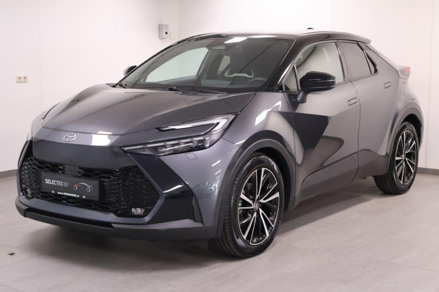 Toyota C-HR - 1.8 Hybrid 140 Executive | Afneembare Trekhaak! - AutoWereld.nl