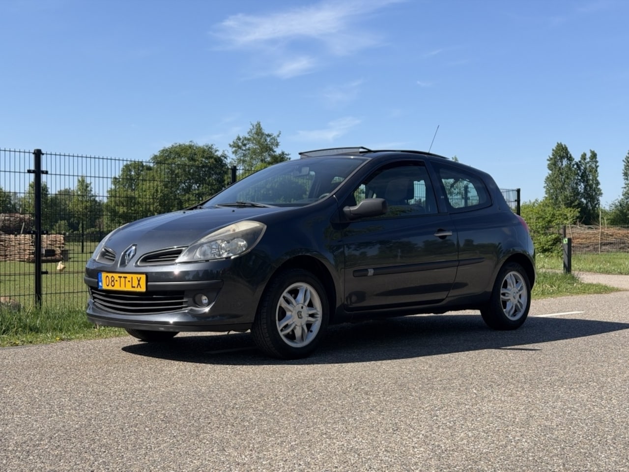 Renault Clio - 1.2-16V Extreme 1.2-16V Extreme - AutoWereld.nl